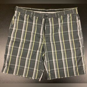 EUC PGA Tour Pro Series Plaid Shorts  Size 40